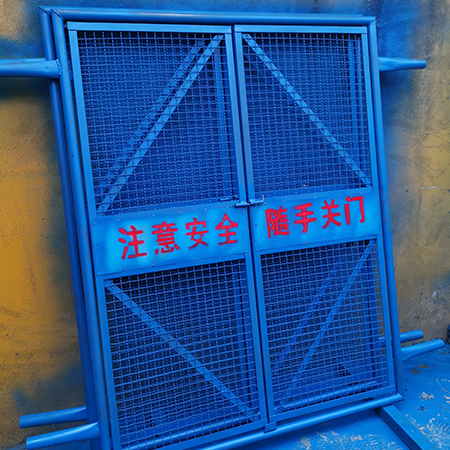 施工電梯