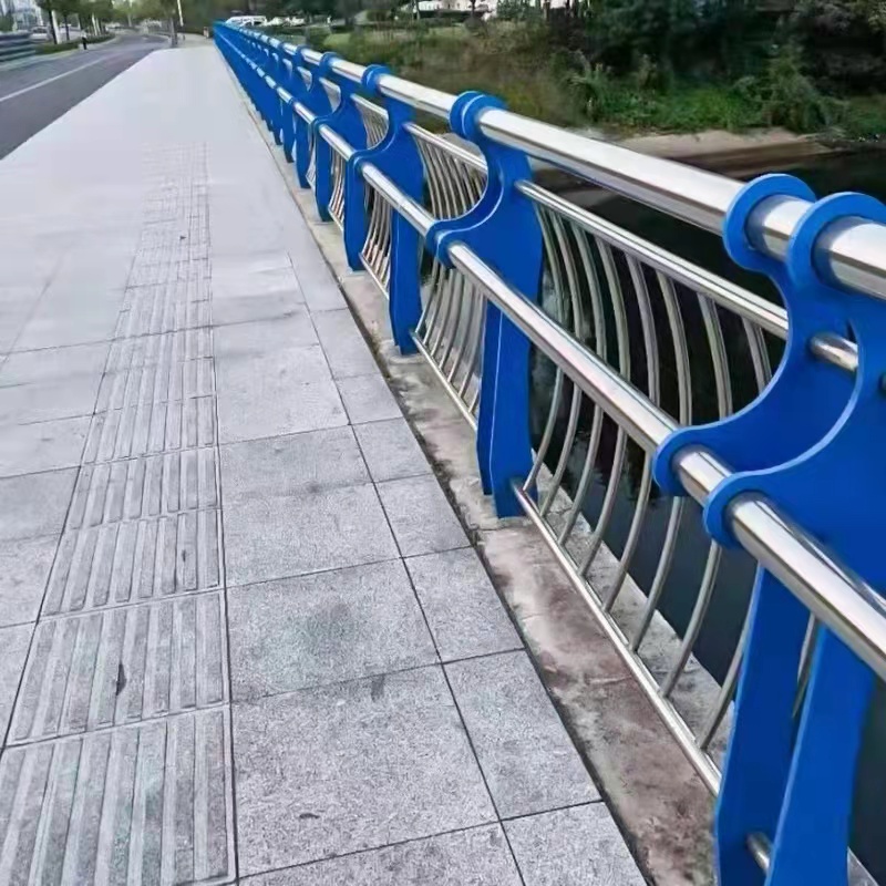 防撞護(hù)欄